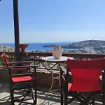 Zenios Andros-cycladic House Overlooking Bay بيت للعطل