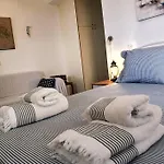 Zenios Andros-cycladic House Overlooking Bay بيت للعطل باتسي