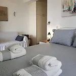 بيت للعطل Zenios Andros-cycladic House Overlooking Bay *