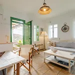 بيت للعطل Zenios Andros-cycladic House Overlooking Bay *