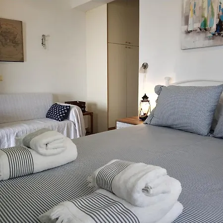 Casa vacanze Zenios Andros-cycladic House Overlooking Bay *