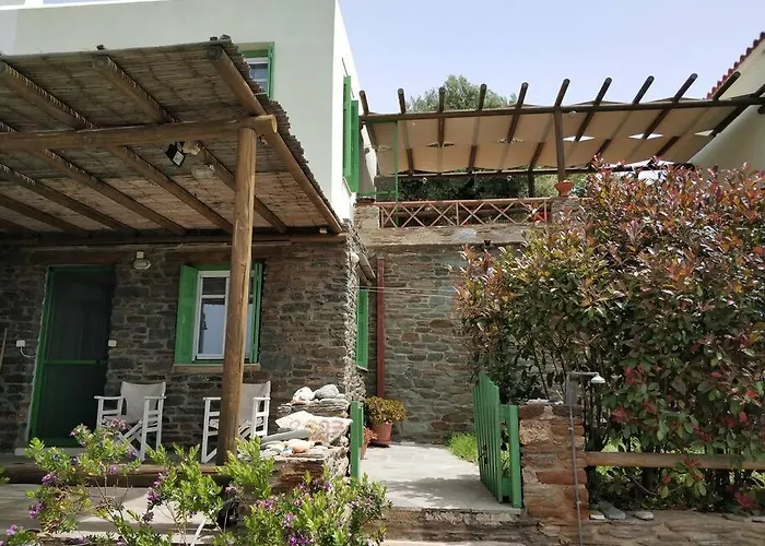 Zenios Andros-cycladic House Overlooking Bay Vakantiehuis *