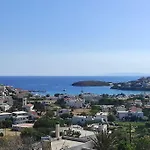 Σπίτι διακοπών Zenios Andros-cycladic House Overlooking Bay Μπατσί