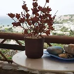 Zenios Andros-cycladic House Overlooking Bay Дом отдыха *