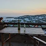 Casa de Férias Zenios Andros-cycladic House Overlooking Bay Batsi (Andros)