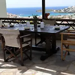 Σπίτι διακοπών Zenios Andros-cycladic House Overlooking Bay *