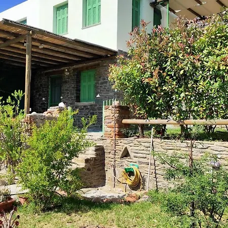 Ferienhaus Zenios Andros-cycladic House Overlooking Bay *