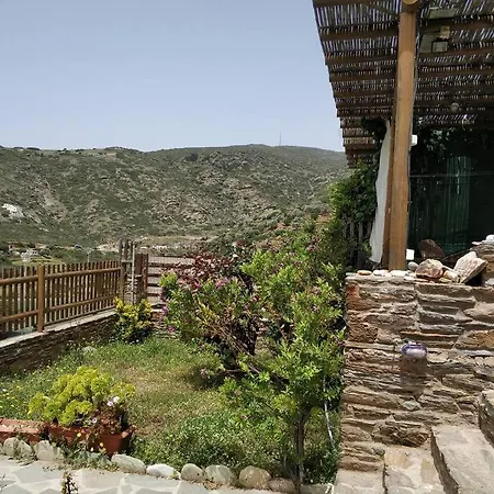 Zenios Andros-cycladic House Overlooking Bay בית נופש