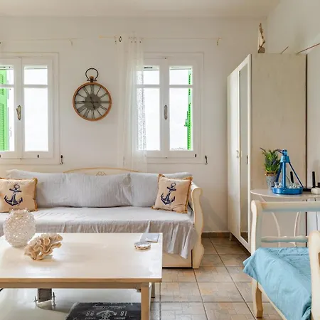 Feriehus Zenios Andros-cycladic House Overlooking Bay Mpatsi