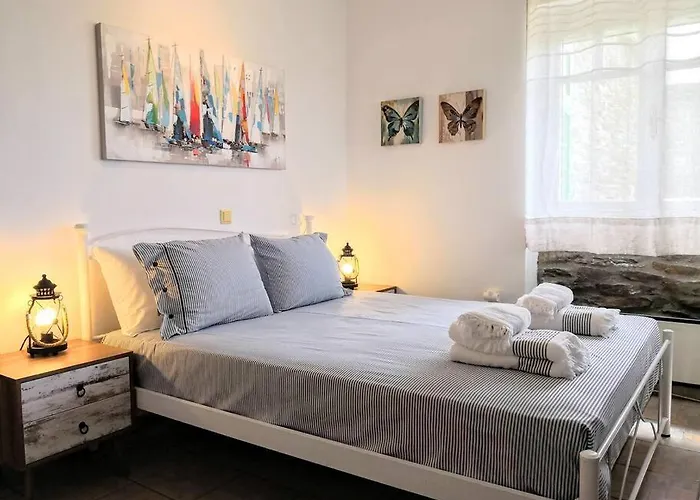 Σπίτι διακοπών Zenios Andros-cycladic House Overlooking Bay *